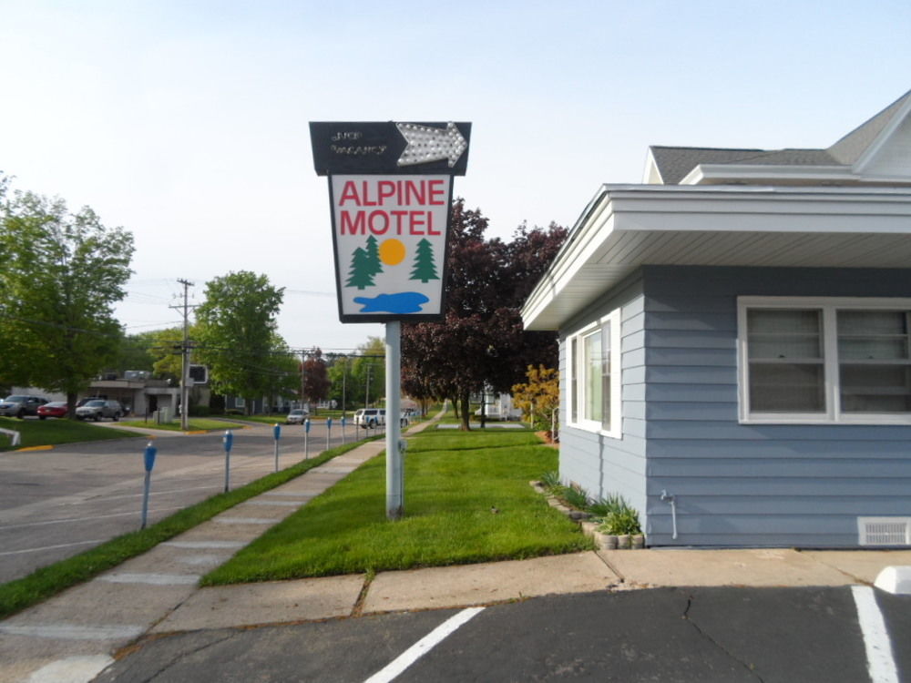 Alpine Motel In Heart Of Wisconsin Dells Downtown. Exteriér fotografie